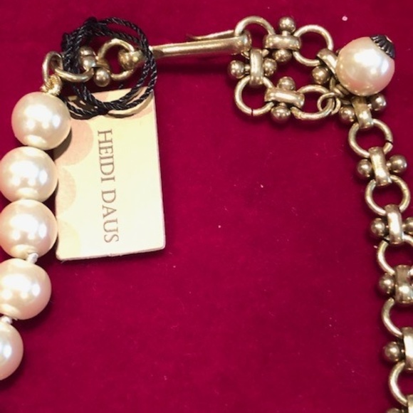 Heidi Daus 🆕 “Dazzling Dove” Swarovski Crystals Necklace - Picture 6 of 11